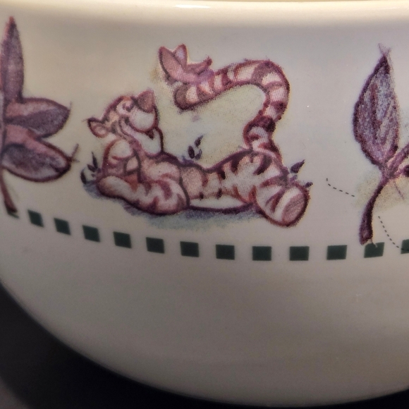 Winnie the Pooh Bowl, Leaf and Animal Rim design Collectible Stoneware - Picture 5 of 13